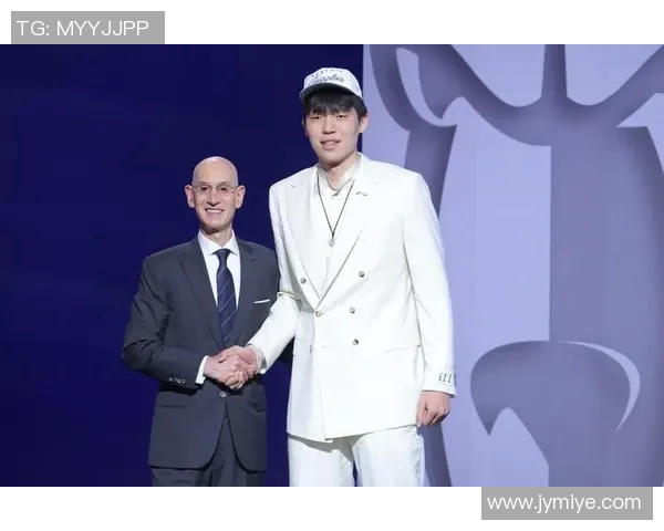 开拓者为杨瀚森专门安排航班16顺位新秀正式报到迎接挑战