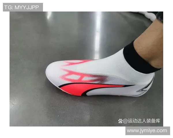 如何解决足球鞋磨脚问题让你的运动体验更加舒适和愉悦